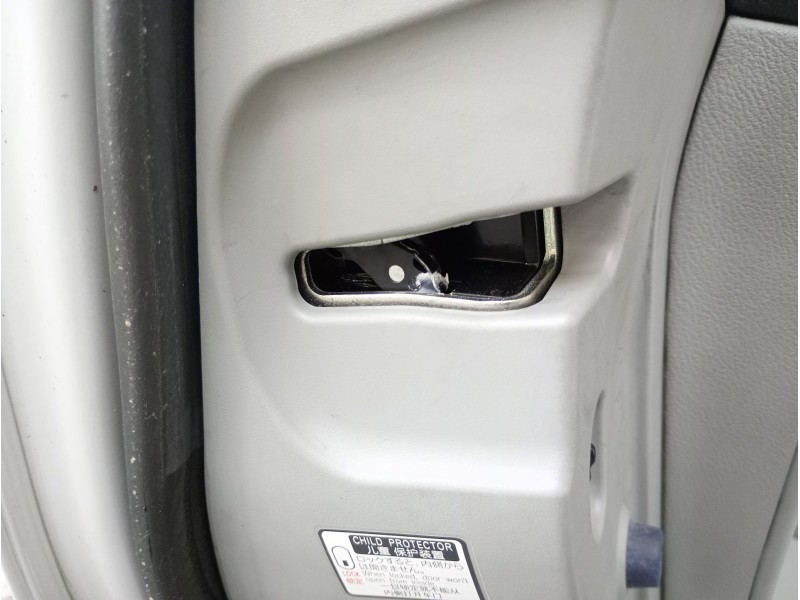 Recambio de cerradura puerta trasera izquierda para lexus is ii (_e2_) 220d (ale20) referencia OEM IAM   