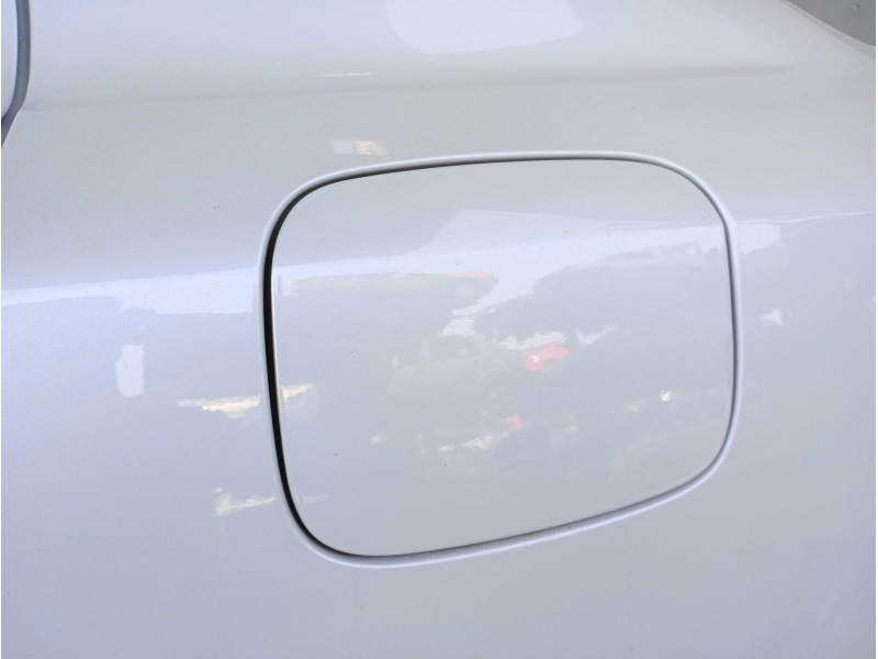 Recambio de tapa exterior combustible para lexus is ii (_e2_) 220d (ale20) referencia OEM IAM   