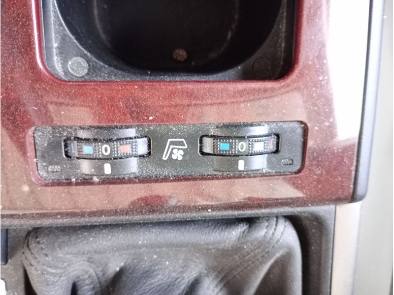 Recambio de asiento delantero derecho para lexus is ii (_e2_) 220d (ale20) referencia OEM IAM   