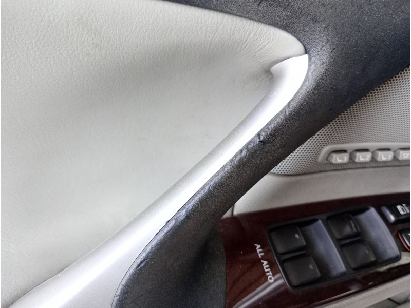 Recambio de guarnecido puerta delantera izquierda para lexus is ii (_e2_) 220d (ale20) referencia OEM IAM   