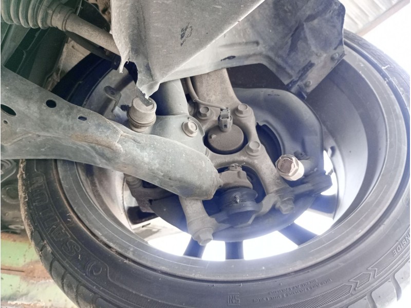 Recambio de mangueta delantera izquierda para lexus is ii (_e2_) 220d (ale20) referencia OEM IAM   