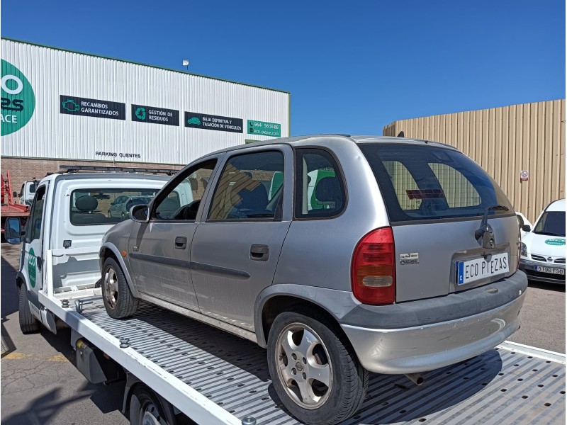 opel corsa b (s93) del año 2000