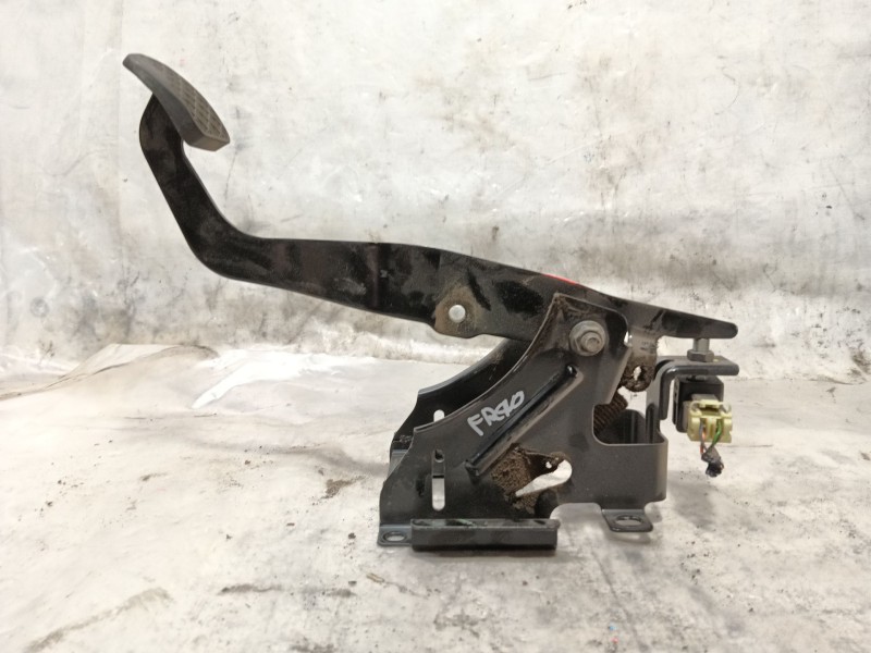 Recambio de pedal freno para hyundai h350 furgoneta 2.5 crdi referencia OEM IAM   