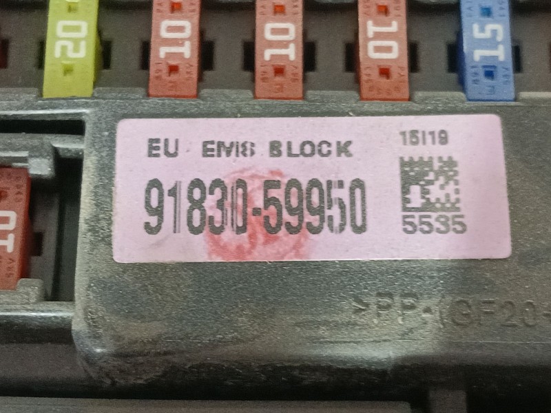 Recambio de caja reles / fusibles para hyundai h350 furgoneta 2.5 crdi referencia OEM IAM   