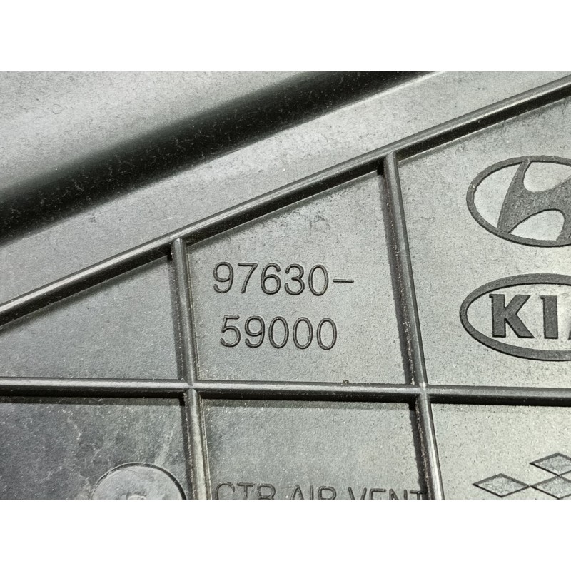 Recambio de rejilla aireadora para hyundai h350 furgoneta 2.5 crdi referencia OEM IAM   