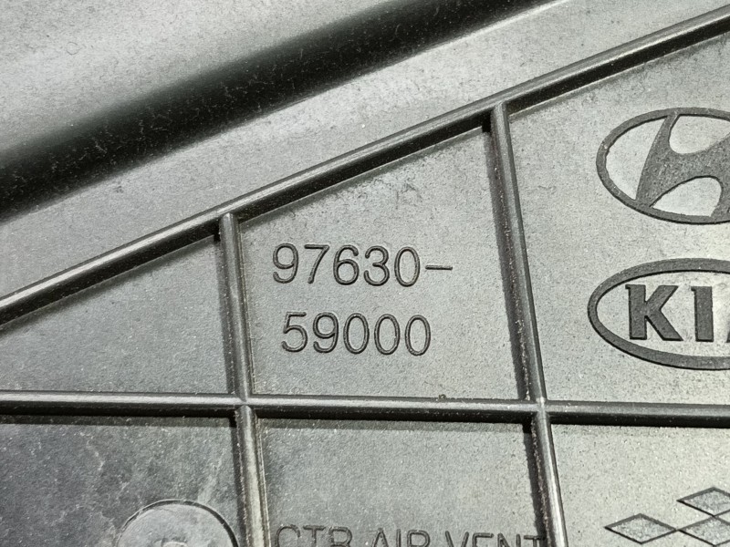 Recambio de rejilla aireadora para hyundai h350 furgoneta 2.5 crdi referencia OEM IAM   