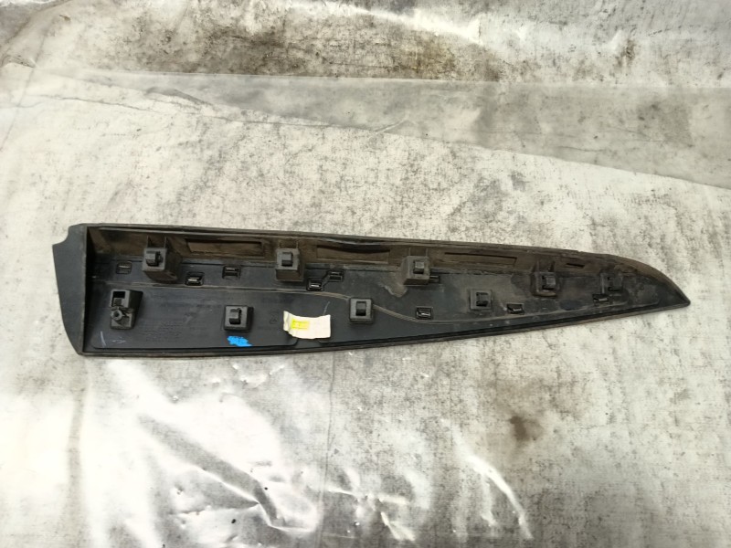 Recambio de molduras traseras para renault clio iv (bh_) 0.9 tce 90 referencia OEM IAM   