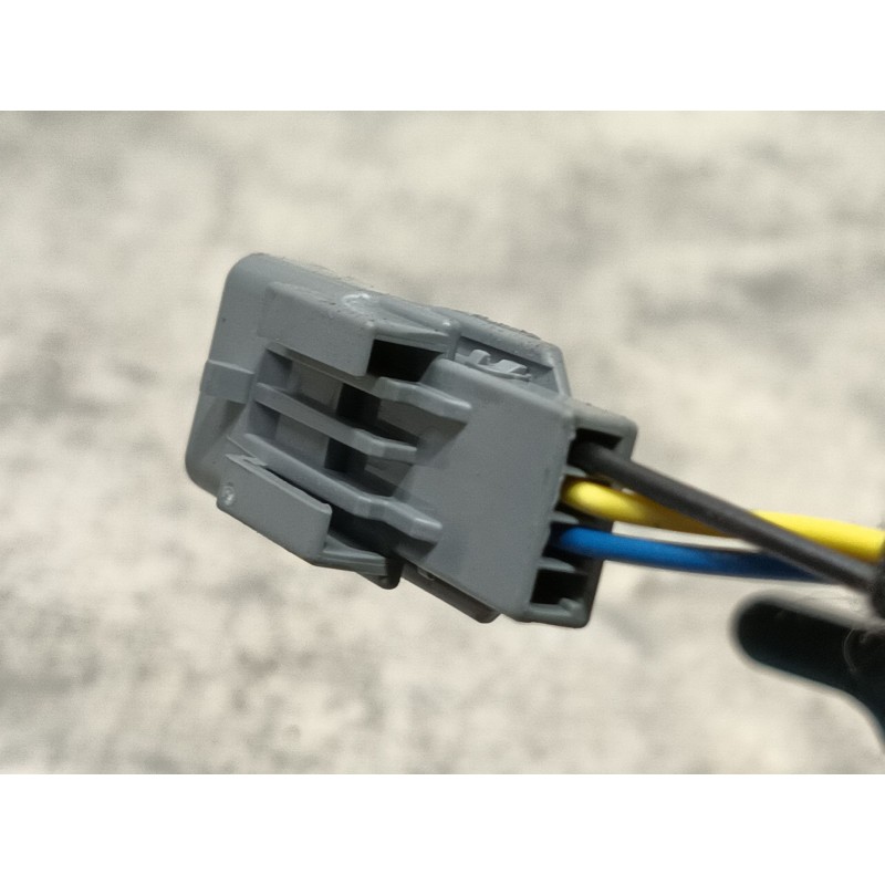 Recambio de enganche cinturon trasero derecho para renault clio iv (bh_) 0.9 tce 90 referencia OEM IAM   