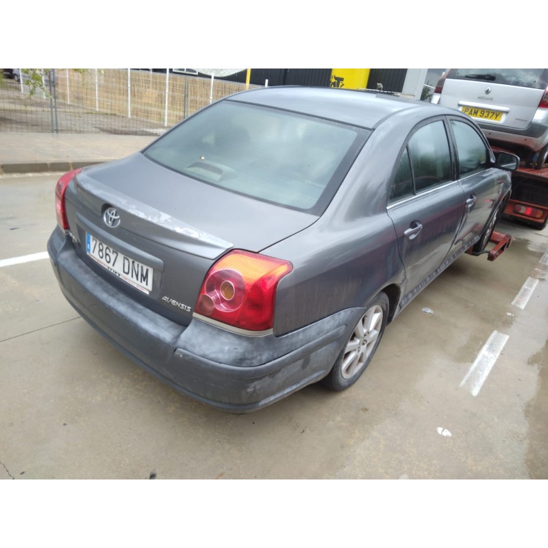 TOYOTA AVENSIS BERLINA (T25)