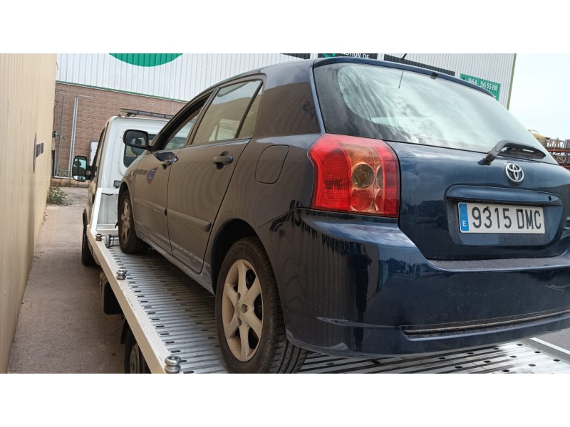 toyota corolla (_e12_) del año 2005