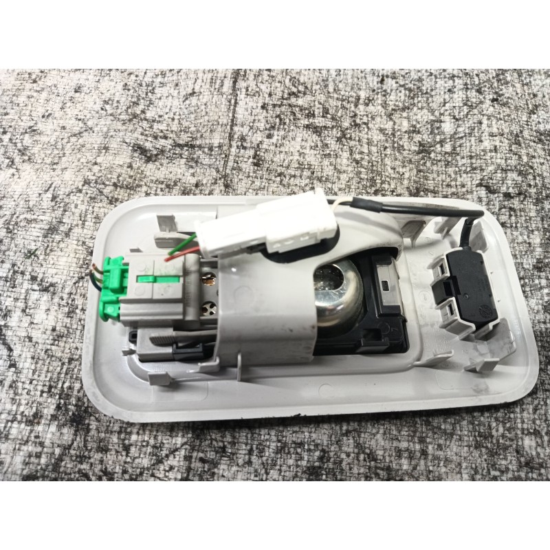 Recambio de luz interior para peugeot 108 1.0 vti 72 referencia OEM IAM   