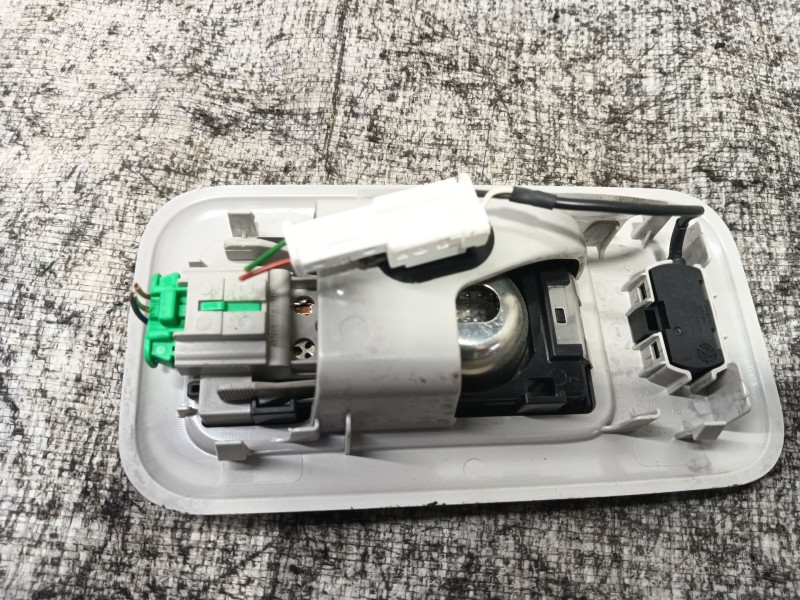 Recambio de luz interior para peugeot 108 1.0 vti 72 referencia OEM IAM   