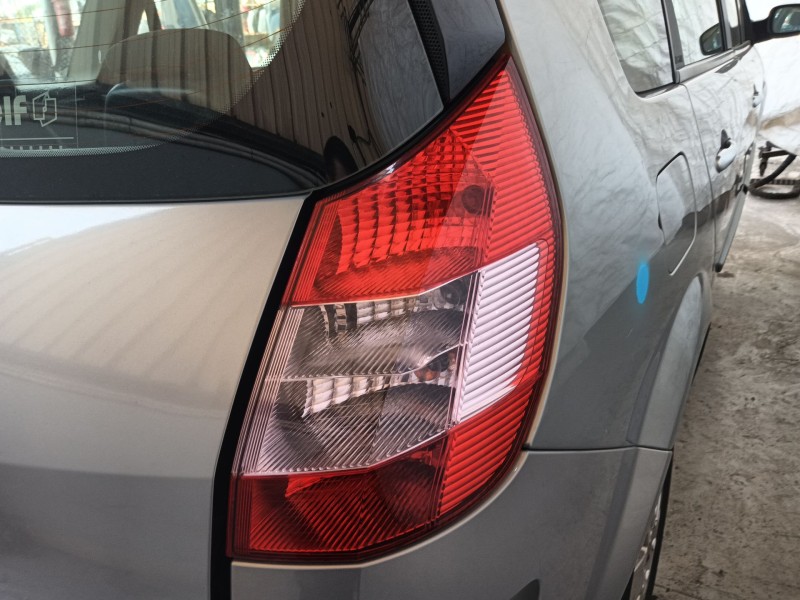 Recambio de piloto trasero derecho para renault grand scénic ii (jm0/1_) 2.0 referencia OEM IAM   