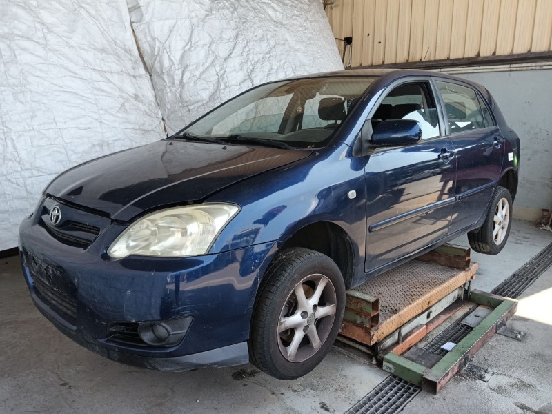 toyota corolla (_e12_) del año 2005