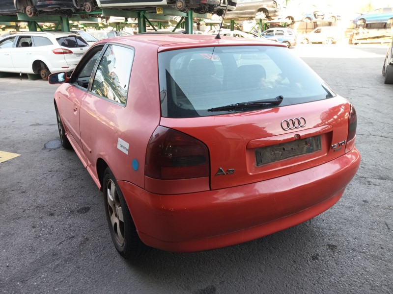 audi a3 (8l1) del año 2000