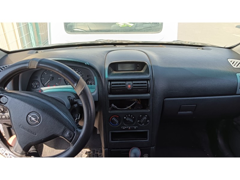 opel astra g hatchback (t98) del año 2001