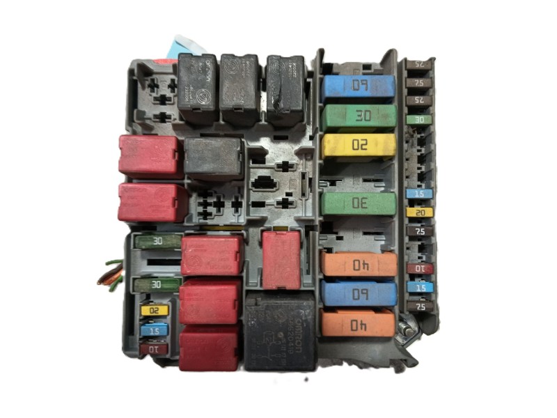 Recambio de caja reles / fusibles para peugeot bipper tepee basis referencia OEM IAM   