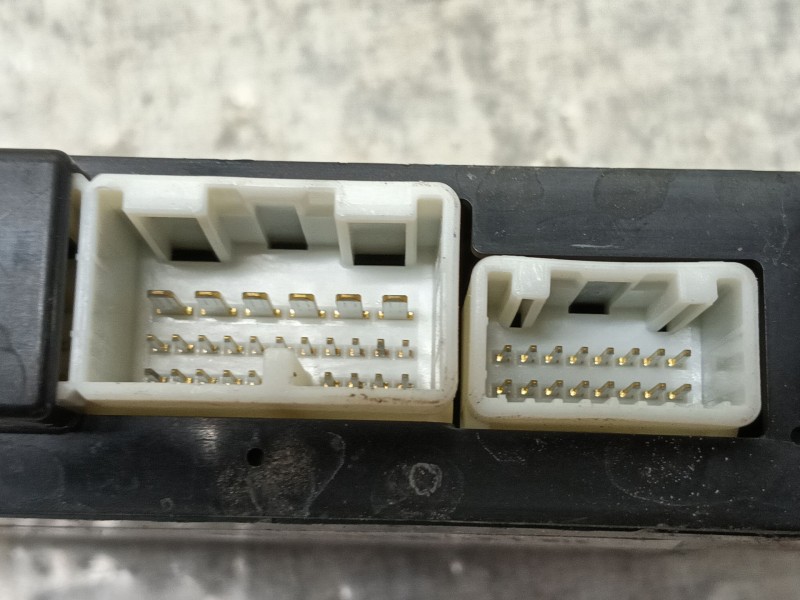 Recambio de modulo electronico para lexus is200 (ds2/is2) 220d referencia OEM IAM   