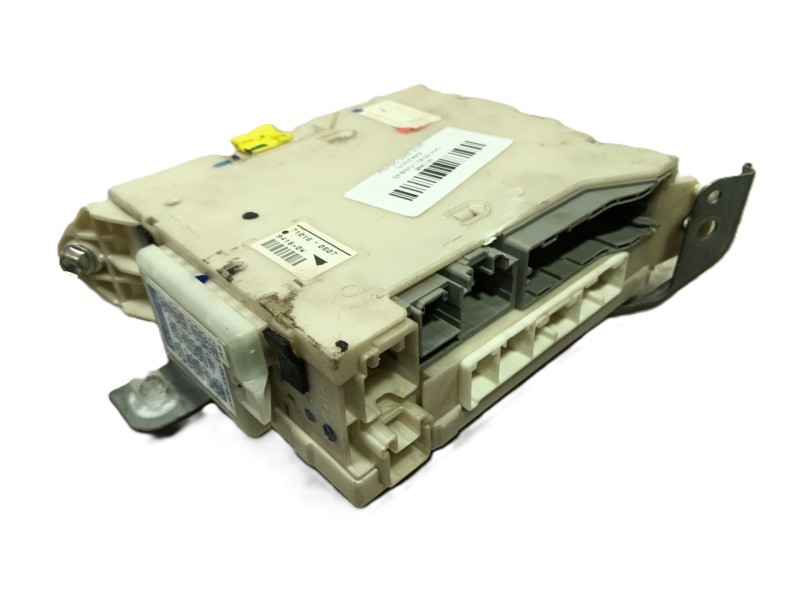 Recambio de caja reles / fusibles para lexus is200 (ds2/is2) 220d referencia OEM IAM 8273053050 94780W 