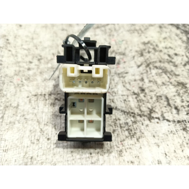 Recambio de mando elevalunas delantero derecho para peugeot 108 1.0 vti 72 referencia OEM IAM   