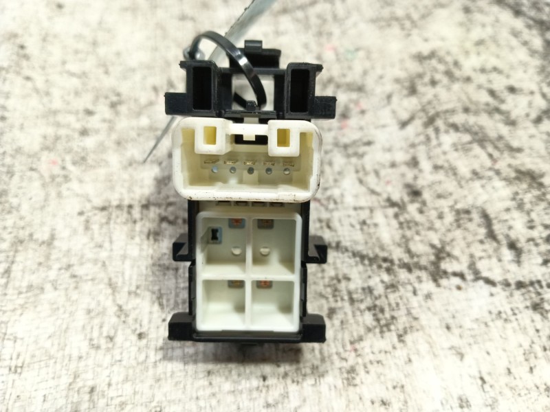 Recambio de mando elevalunas delantero derecho para peugeot 108 1.0 vti 72 referencia OEM IAM   