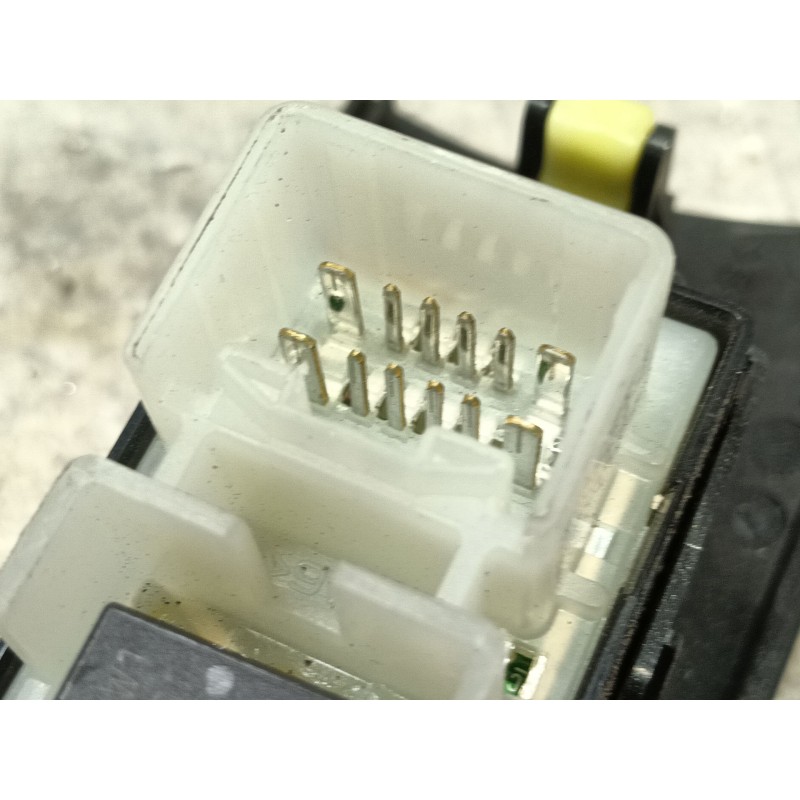 Recambio de mando elevalunas trasero izquierdo para lexus is200 (ds2/is2) 220d referencia OEM IAM   