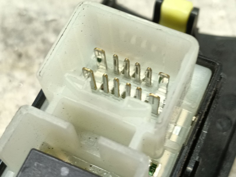 Recambio de mando elevalunas trasero izquierdo para lexus is200 (ds2/is2) 220d referencia OEM IAM   