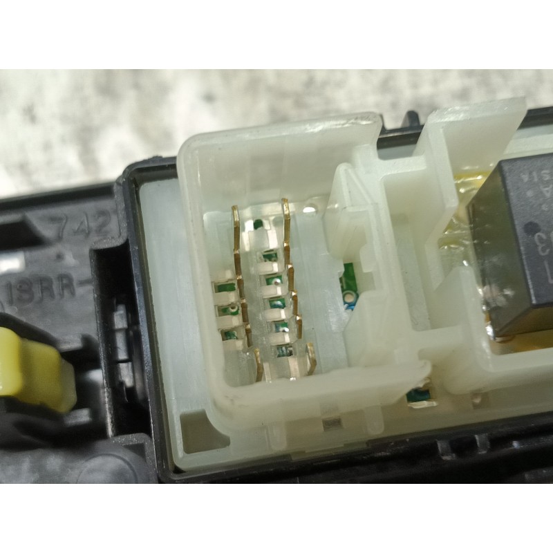 Recambio de mando elevalunas trasero derecho para lexus is200 (ds2/is2) 220d referencia OEM IAM   