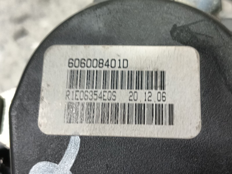 Recambio de cinturon seguridad delantero derecho para chrysler sebring (js) 2.0 crd referencia OEM IAM YX321D5AC P0YX331D5AD 