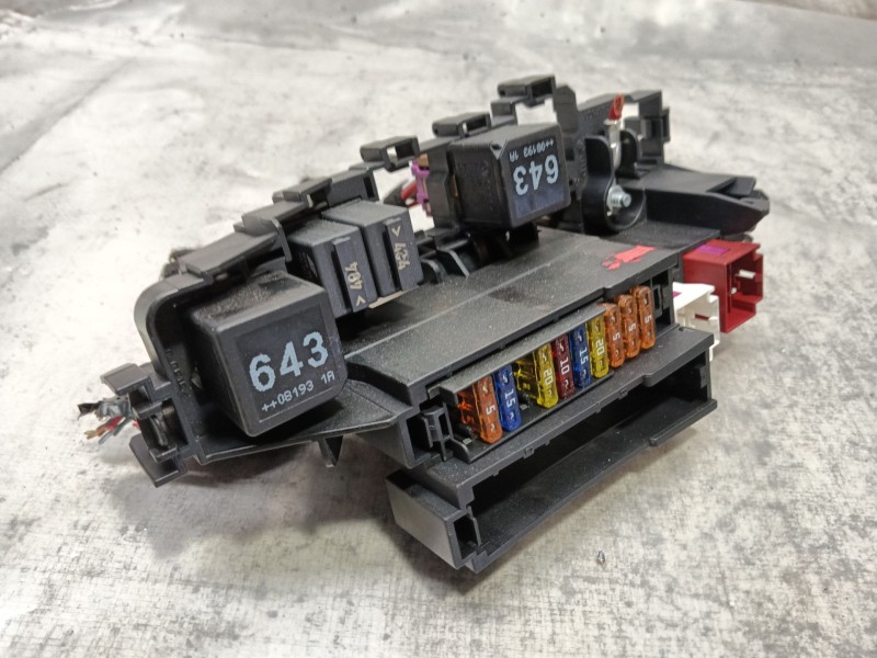 Recambio de caja reles / fusibles para audi a5 (8t3) 1.8 tfsi referencia OEM IAM   