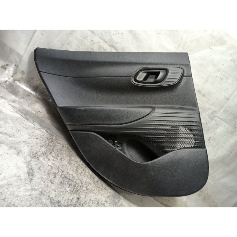 Recambio de guarnecido puerta trasera izquierda para hyundai bayon (bc3) 1.2 mpi referencia OEM IAM   