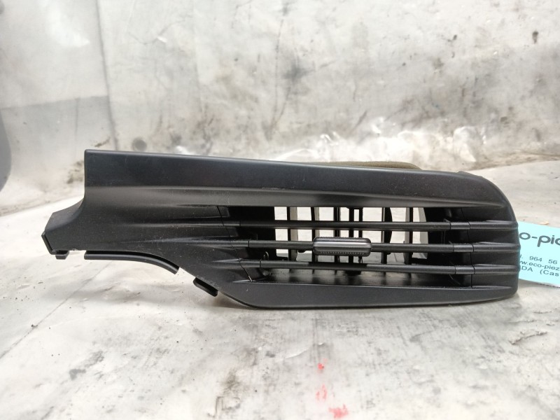 Recambio de rejilla aireadora para hyundai bayon (bc3) 1.2 mpi referencia OEM IAM   