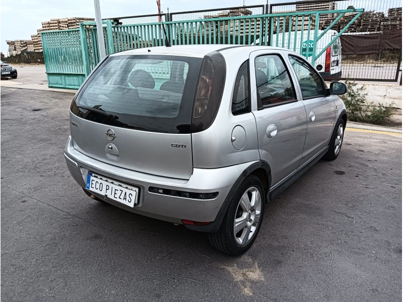 opel corsa c (x01) del año 2004