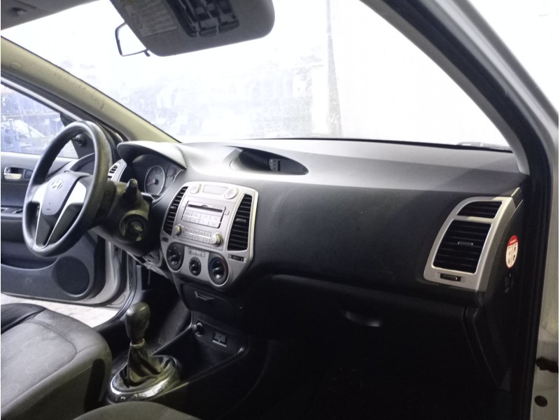 Recambio de salpicadero para hyundai i20 i (pb, pbt) 1.4 crdi referencia OEM IAM   