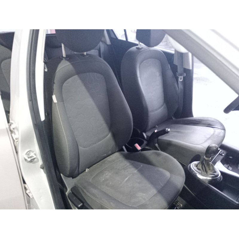 Recambio de asiento delantero derecho para hyundai i20 i (pb, pbt) 1.4 crdi referencia OEM IAM   