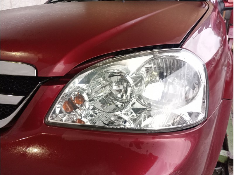 Recambio de faro izquierdo para chevrolet nubira sedán 1.6 referencia OEM IAM   