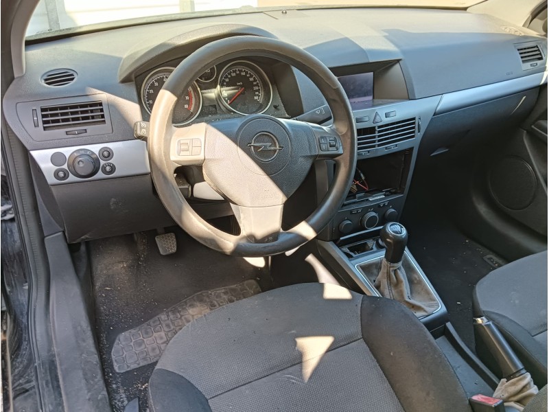 opel astra h gtc (a04) del año 2005