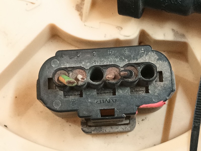 Recambio de aforador para ford focus lim. (cb4) trend referencia OEM IAM 1341326 D1971424AJ 