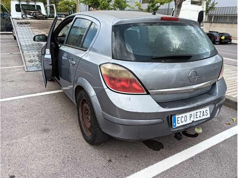 opel astra h (a04) del año 2004