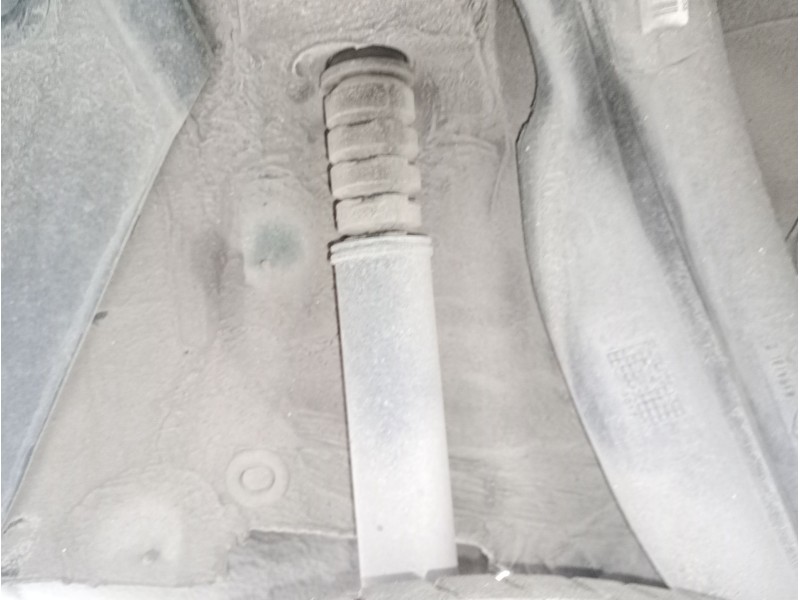 Recambio de amortiguador trasero derecho para dacia sandero ii tce 90 (b8m1, b8ma) referencia OEM IAM   