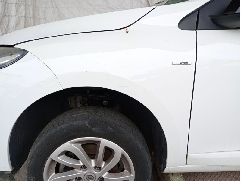 Recambio de aleta delantera izquierda para renault megane iii hatchback (bz0/1_, b3_) 1.2 tce (bz2b, bz11) referencia OEM IAM   