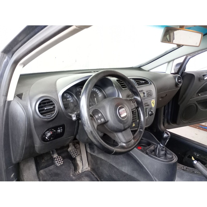 Recambio de salpicadero para seat leon (1p1) 2.0 tdi 16v referencia OEM IAM   