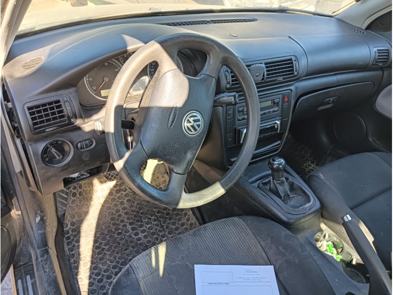 volkswagen passat b5 (3b2) del año 2002