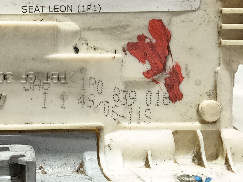 Recambio de cerradura puerta trasera derecha para seat leon (1p1) 1.9 tdi referencia OEM IAM 0  