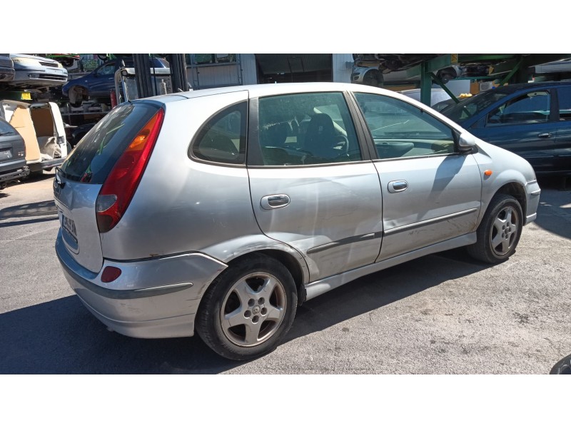 nissan almera tino (v10) del año 2001