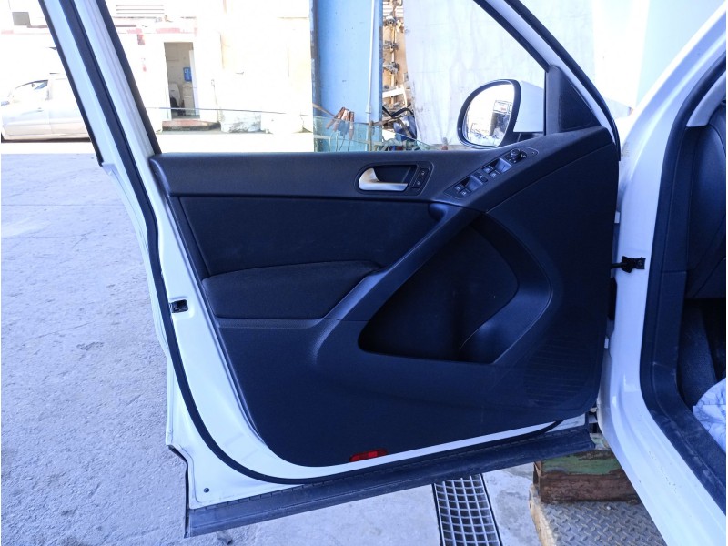 Recambio de guarnecido puerta delantera izquierda para volkswagen tiguan (5n_) 2.0 tdi referencia OEM IAM   