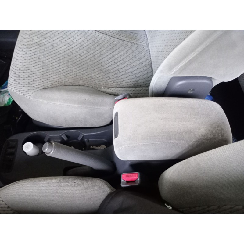 Recambio de apoyabrazos central para hyundai tucson (jm) 2.0 referencia OEM IAM   