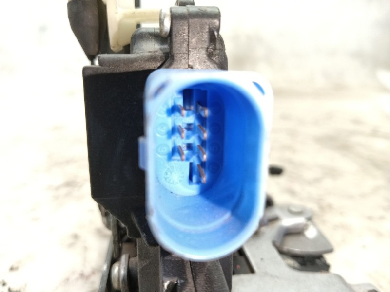 Recambio de cerradura puerta trasera izquierda para volkswagen jetta (1k2) trendline referencia OEM IAM 7L0839015D  