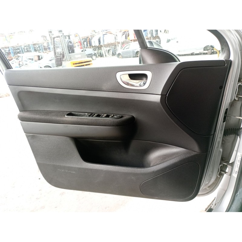 Recambio de guarnecido puerta delantera izquierda para peugeot 307 (3a/c) 1.6 hdi 110 referencia OEM IAM   