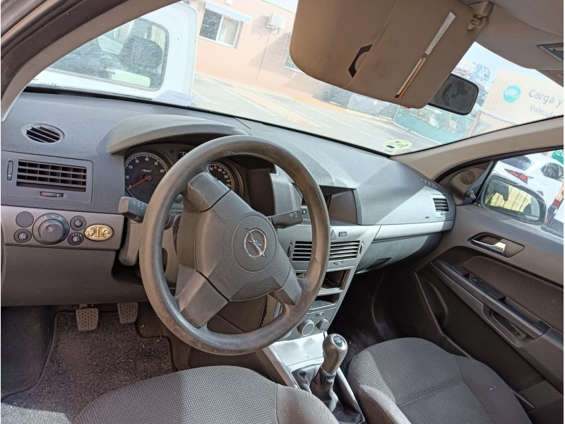 opel astra h (a04) del año 2005